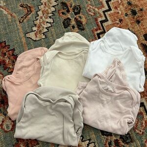 Set of organic cotton Baby Onesies in Soft Pastels